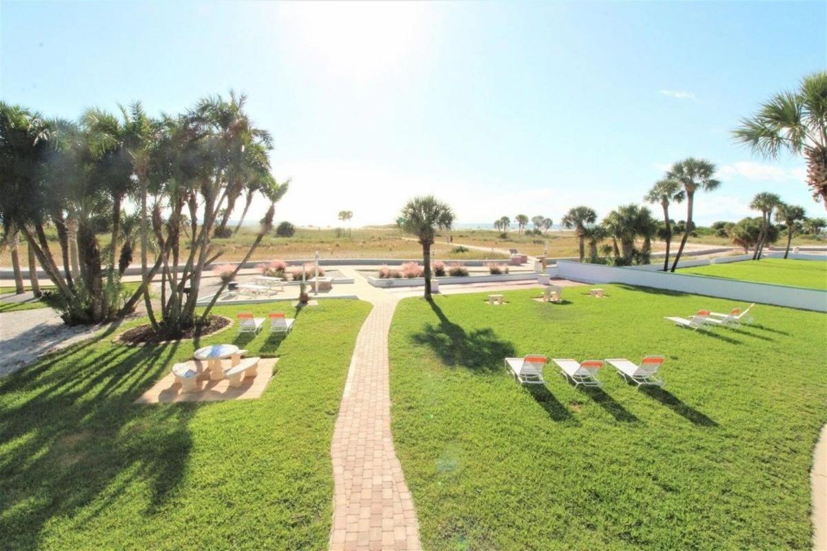 Tropic Terrace Hotel St. Pete Beach Exterior foto